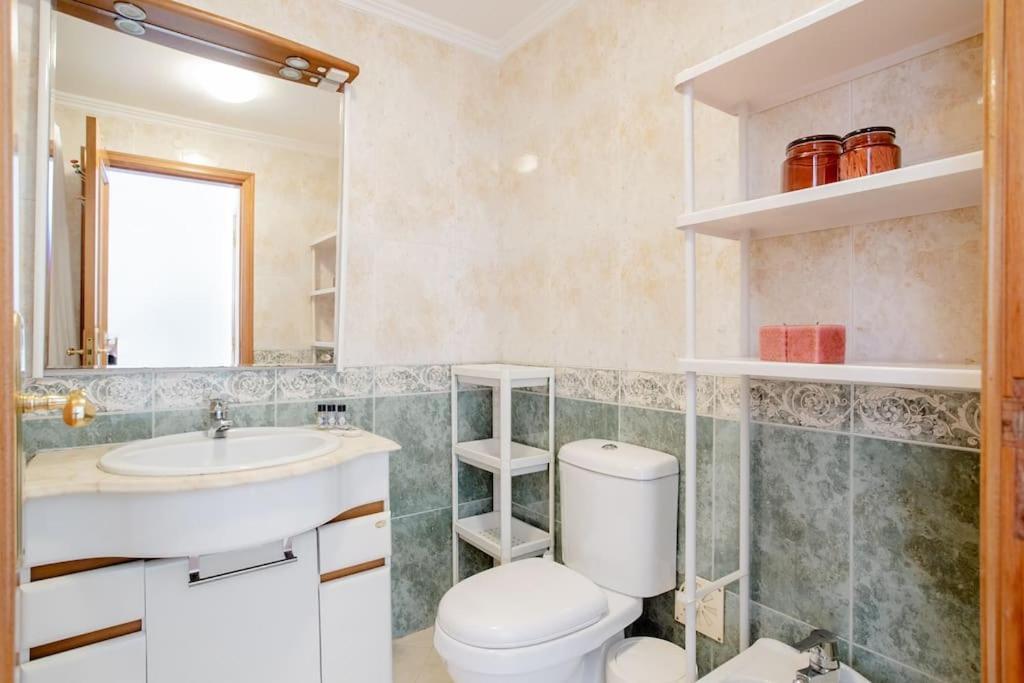 Apartment Em Lisboa, Perto De Sintra Fontainhas (Lisbon)